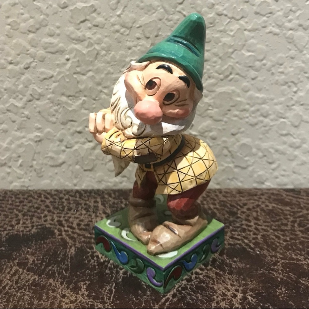 Jim Shore Disney Traditions Dwarf Bashful Snow White